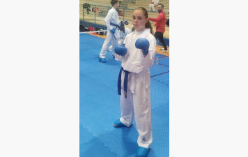 Lamya participait au championnat de France Kumité (Cadette)