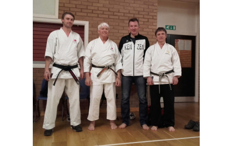 Ken'Zen participe à un cours en Angleterre.