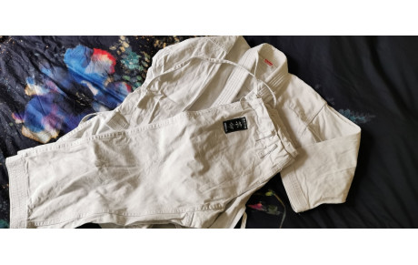 Occasion : Vente karaté gi kata